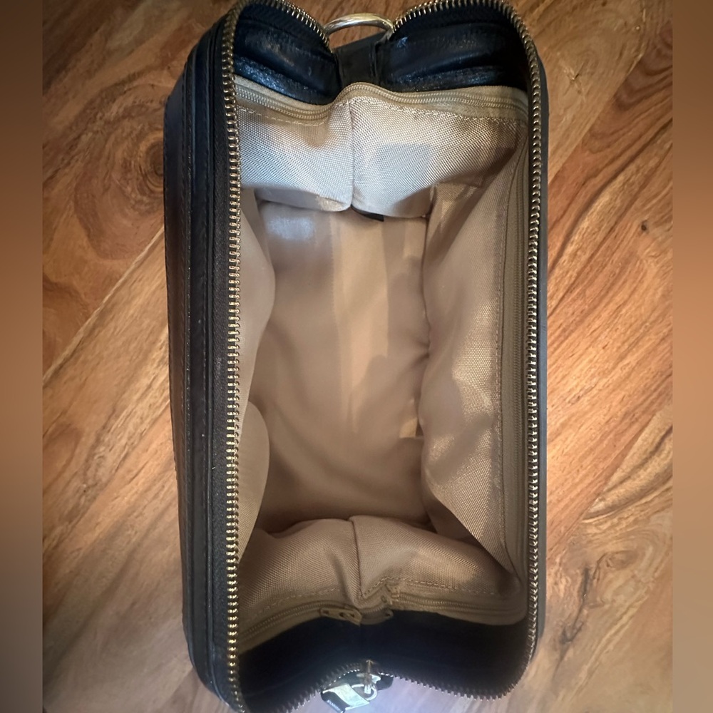 Bosca Black Leather Toiletry Bag (Spacious and Elegant)